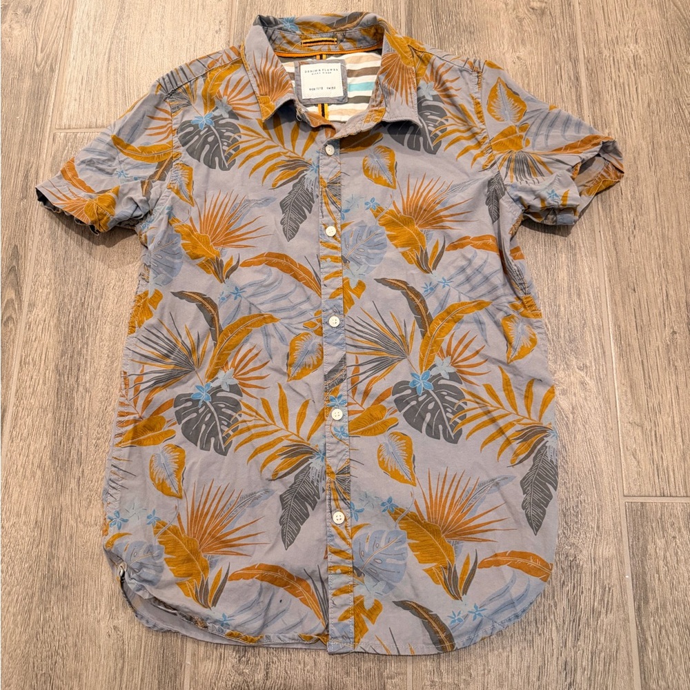 Denim & Flower Short-Sleeve Button-Down Shirt in Blue and Gold